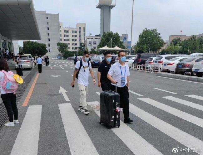 午夜精品在线视频